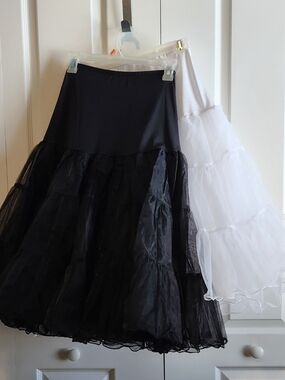 27" Black & White Petticoat Underskirt Bundle